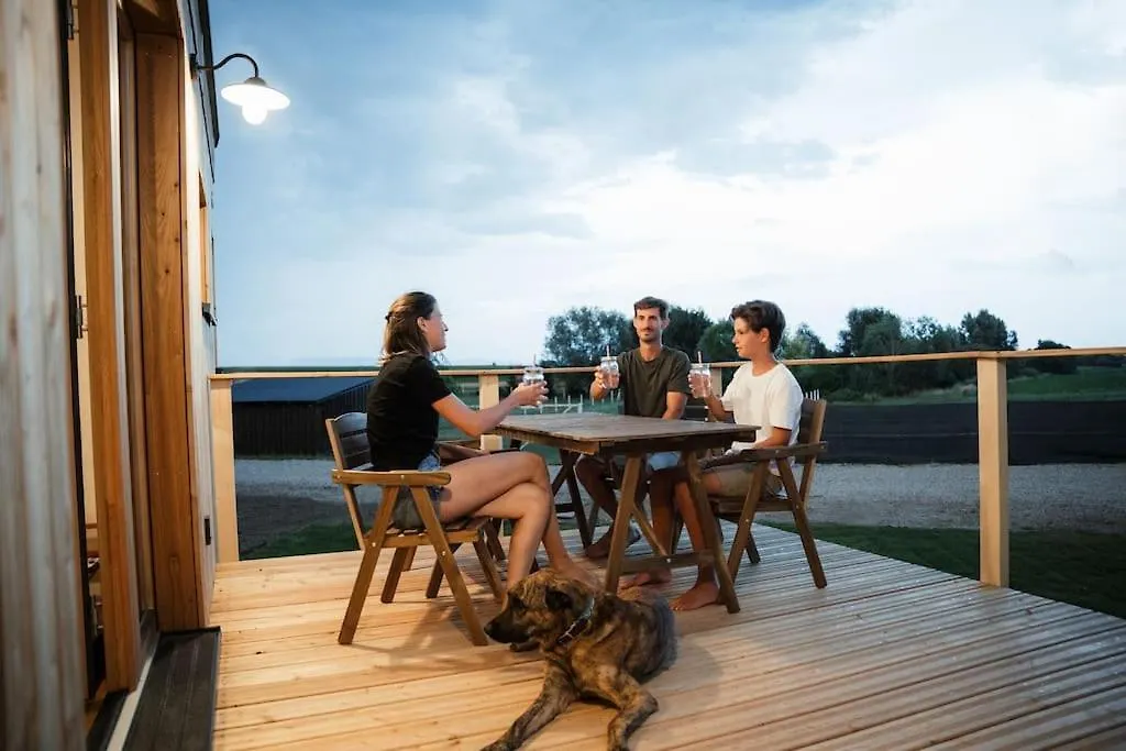 Ferienhaus Villa Wohnwagon Paul - Autarkie erleben! - Tiny House Oberschneiding